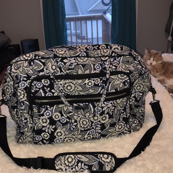 New Vera Bradley Weekender Bag Limited Edition π - Picture 3 of 8